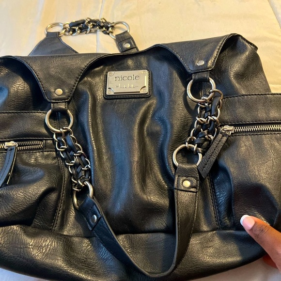 Nicole miller black leather purse with silver hardware in great condition - Picture 3 of 9